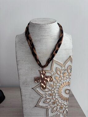 Hammered Cross Leopard 🐆 Necklace